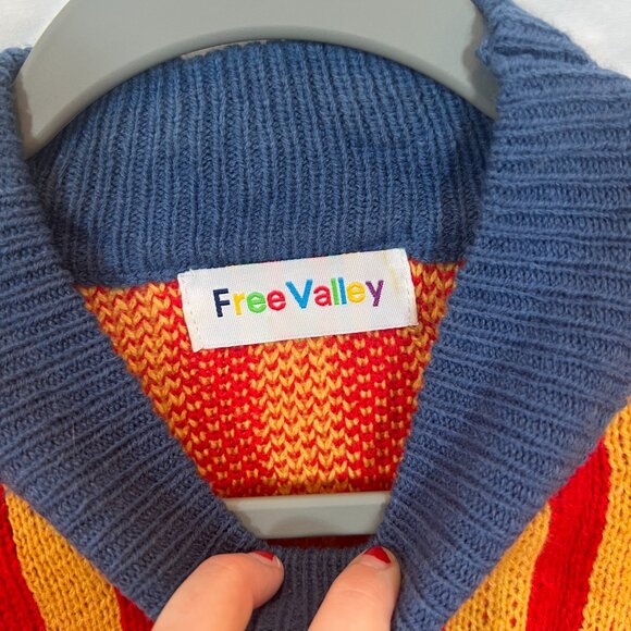 Free Valley Kina and Tam FarmVille Patterned Color Block Sweater S/M - Picture 3 of 5